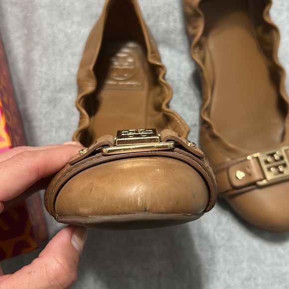 Tory Burch Tan flats with original box - Picture 4 of 6